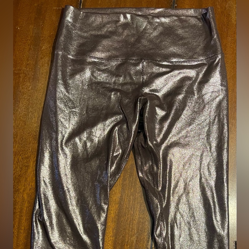 LULULEMON!! Rare! Rose Gold shimmer leggings